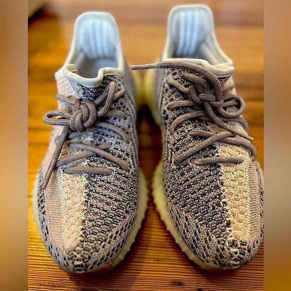 YEEZY BOOST 350 V2 Sz. 5 1/2 Mens 7 Women’s 100% Authentic - Picture 2 of 12